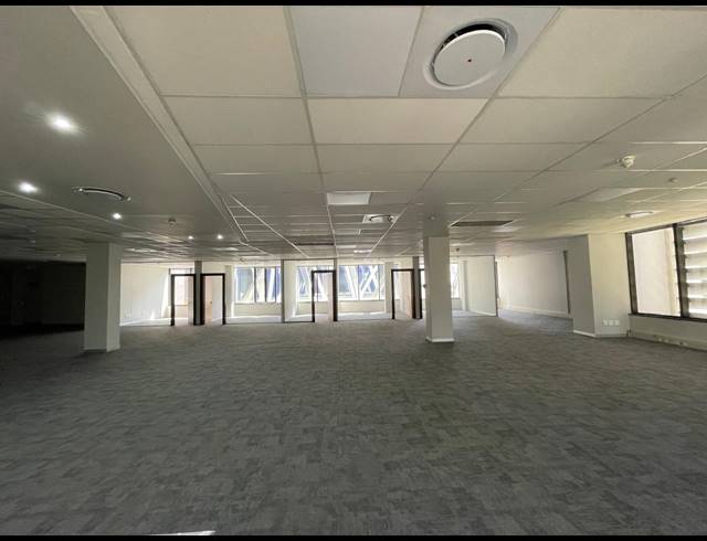 412M² OFFICE TO LET IN BRYANSTON